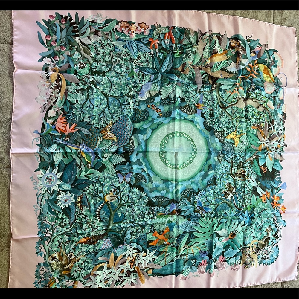 Hermes 💯 silk 35” square scarf NWOT